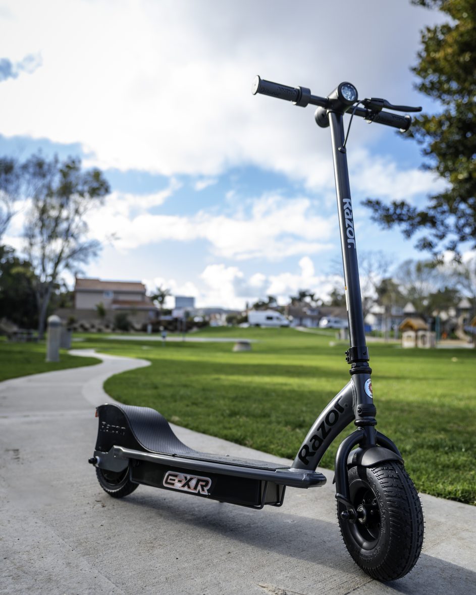 A Razor electric scooter, this e scooter is one pick for the best electric scooter for sale. E-XR Electric Scooter, electric scooter adult